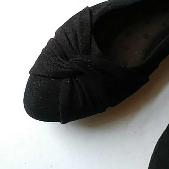 Kelly & Katie black faux-suede flats-sz 6 - Picture 2 of 7